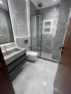 فيلا مسقله 5ادوار بأسانسير للايجار ف الدقي للشركات