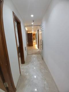 مكتب مفروش 500م للايجار في الدقي برج حديث اول استخ