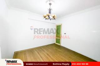 شقه للبيع 140 متر جليم خطوات من البحر