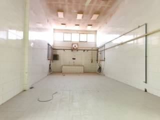 مصنع للبيع 300 متر 3 ادوار في برج العرب الجديده