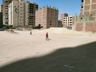 ارض بجنوب حلوان و مساحة 100 متر
