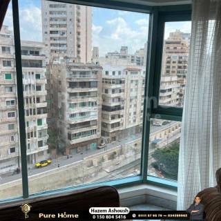 شقه للبيع 170 متر المندرة علي البحر مباشرة