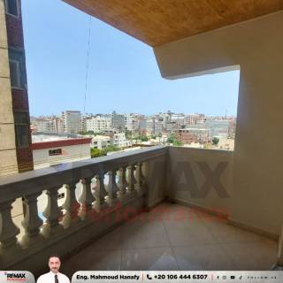 لو مش معاك سعر الكاش هنبعلك الشقه وبالتقسيط