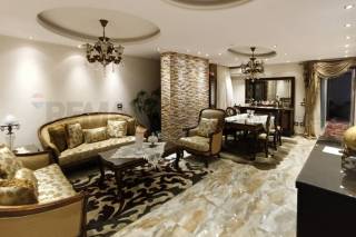 شقة للبيع جميع مطلاتها بحر في جليم علي البحر مباشر