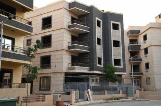 شقة بجوار الجامعة الامريكية للبيع بالتقسيط