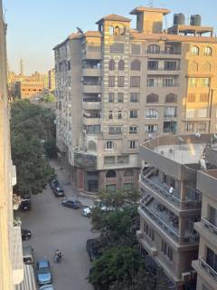شقة متميزة بميدان بور سعيد بالعجوزة