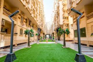 شقة تصلح سكني او إداري للإيجار 245 متر سموحة