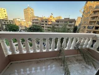 شقه للبيع 220 بالقرب من نادي الصيد الترا سوبر لوكس