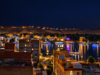شقه بأسوان للايجار اليومي موقع مميز