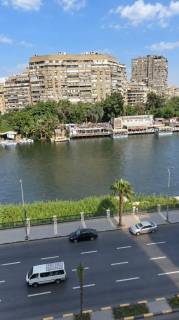 شقه بالدقى على شارع محى الدين