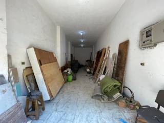 محل للايجار في مكان حيوي