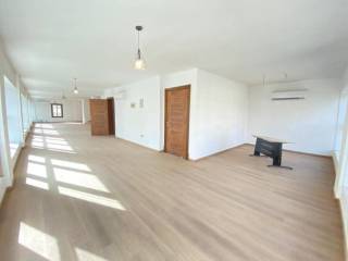 اداري 400م قرب مترو الدقي 01002333702