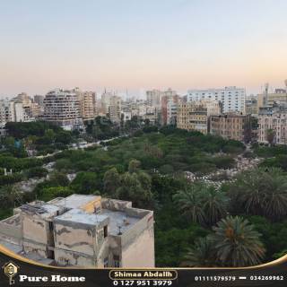 شقة للبيع تصلح سكني او اداري الازاريطة خطوات من البحر
