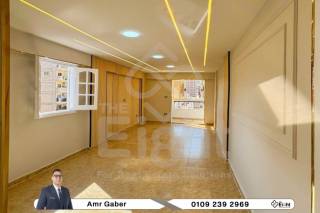 شقة للايجار تصلح سكني او اداري ستانلي علي البحر